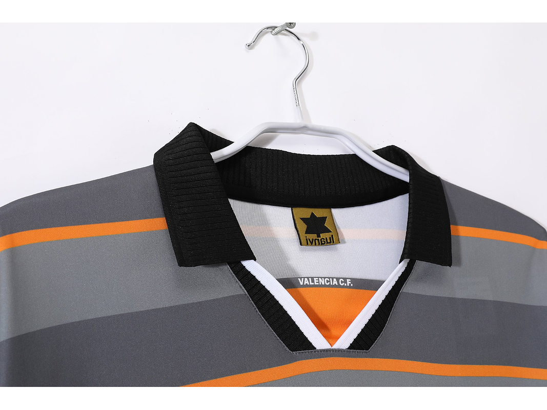 Valencia 1999/00 (Third Kit) 5