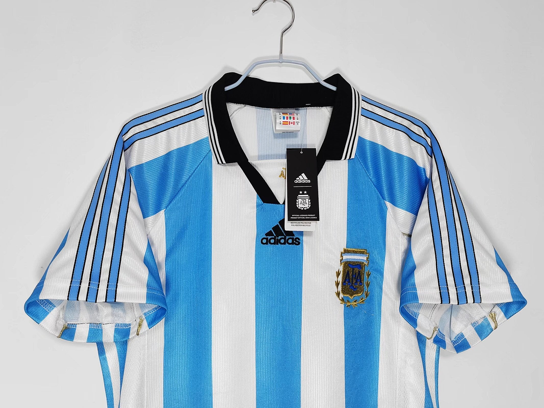 Argentina 1998/99 (Home Kit) 8