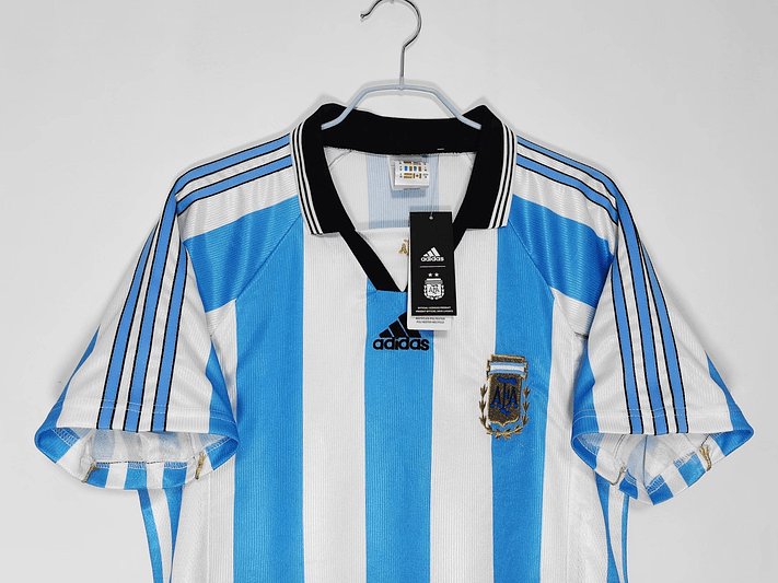 Argentina 1998/99 (Home Kit) 8