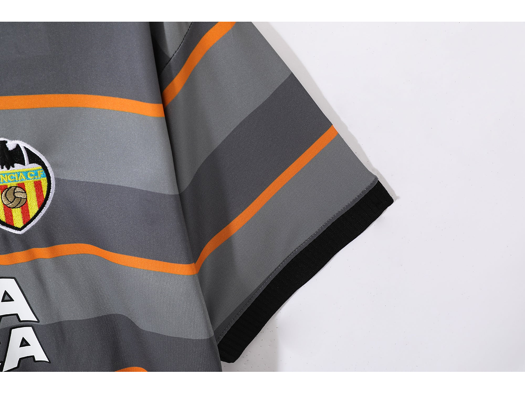 Valencia 1999/00 (Third Kit) 7