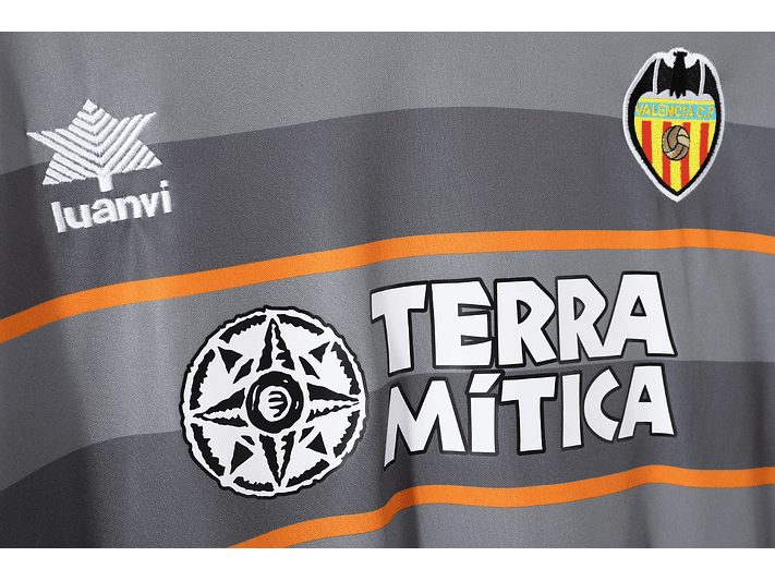 Valencia 1999/00 (Third Kit) 8