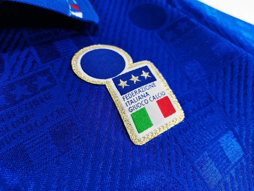 Italia 1994 (Home Kit) 8