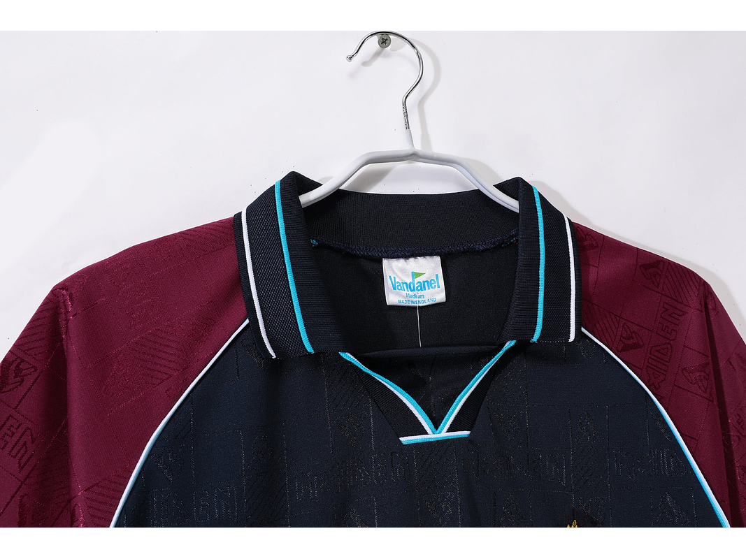 West Ham 1999 (Home Kit) 4