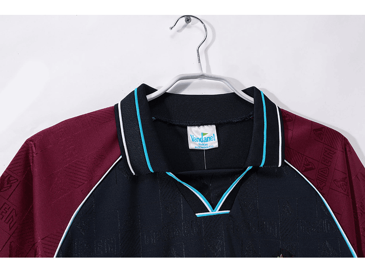 West Ham 1999 (Home Kit) 4