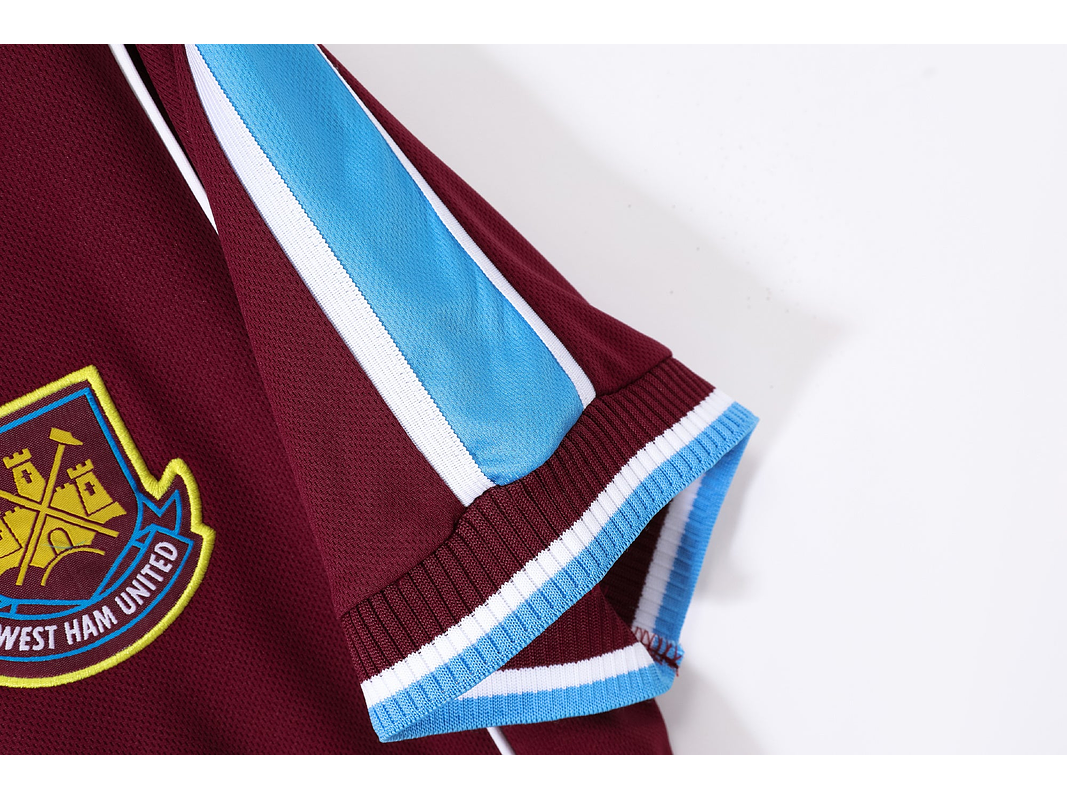 West Ham 1999/01 (Home Kit) 3