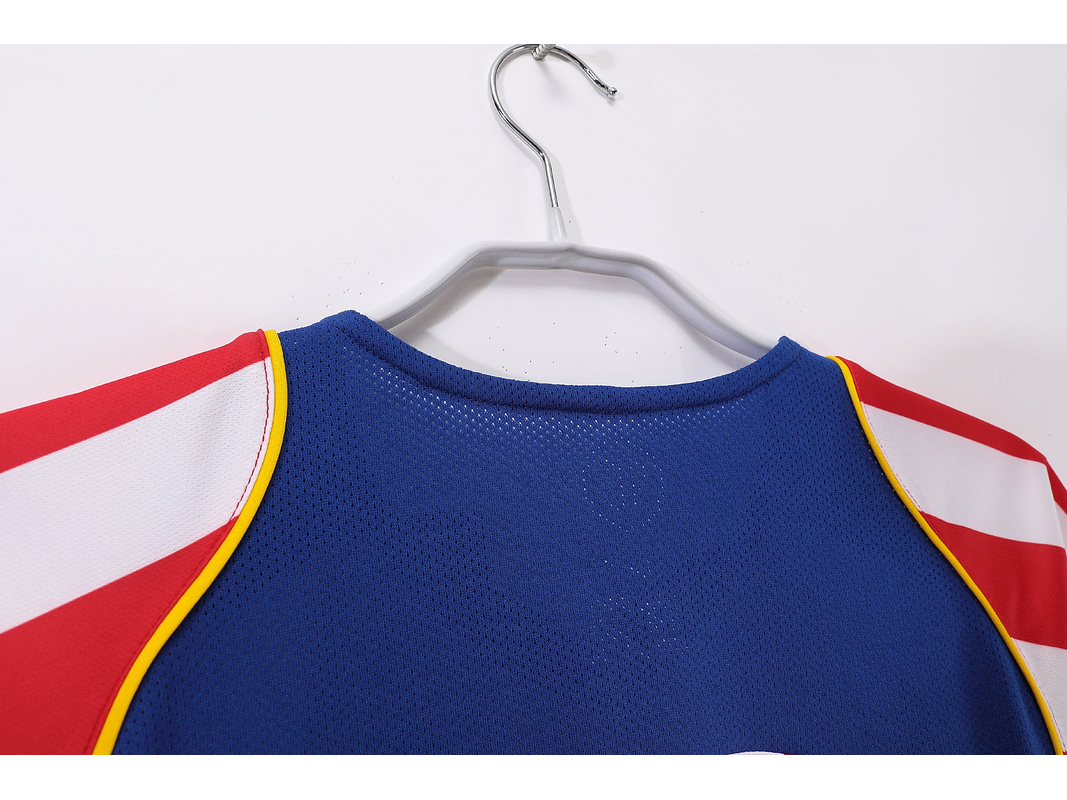 Atlético de Madrid 2004/05 (Home Kit) 8