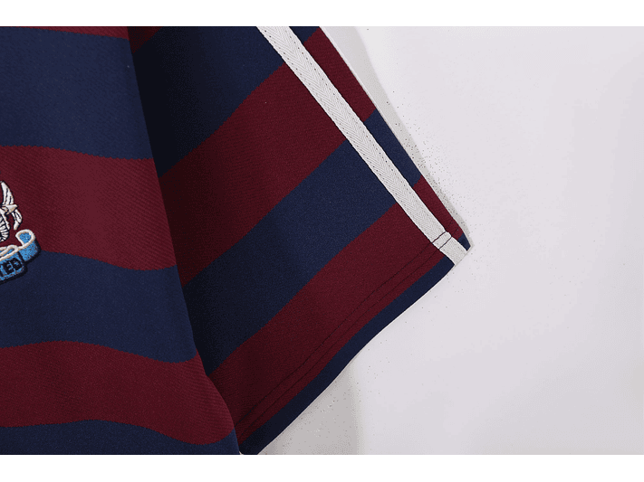 New Castle 1995/97 (Away Kit) 3