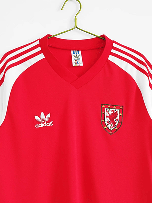 Gales 1982 (Home Kit)