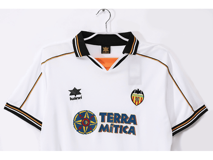 Valencia 1999/00 (Home Kit) 2
