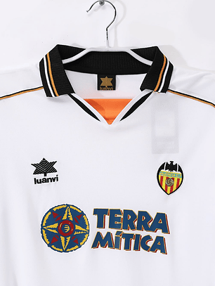 Valencia 1999/00 (Home Kit)