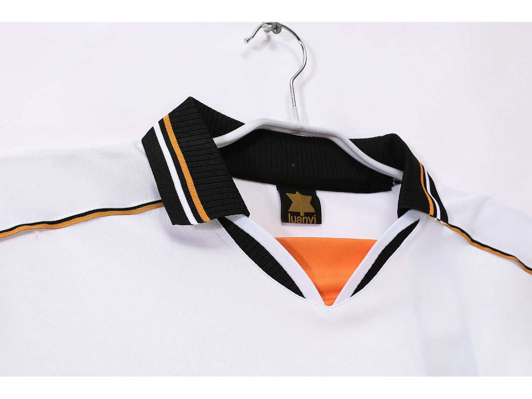 Valencia 1999/00 (Home Kit) 5