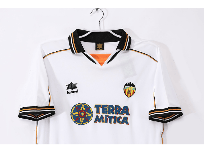 Valencia 1999/00 (Home Kit) 7