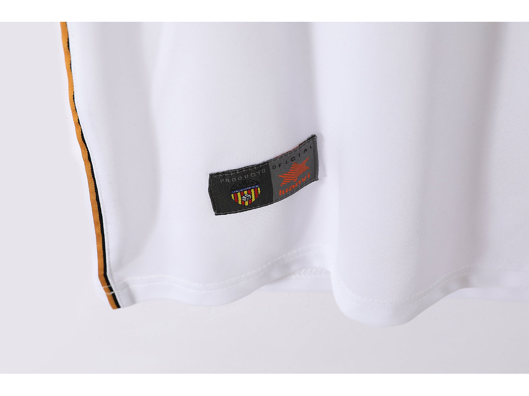 Valencia 1999/00 (Home Kit) 11