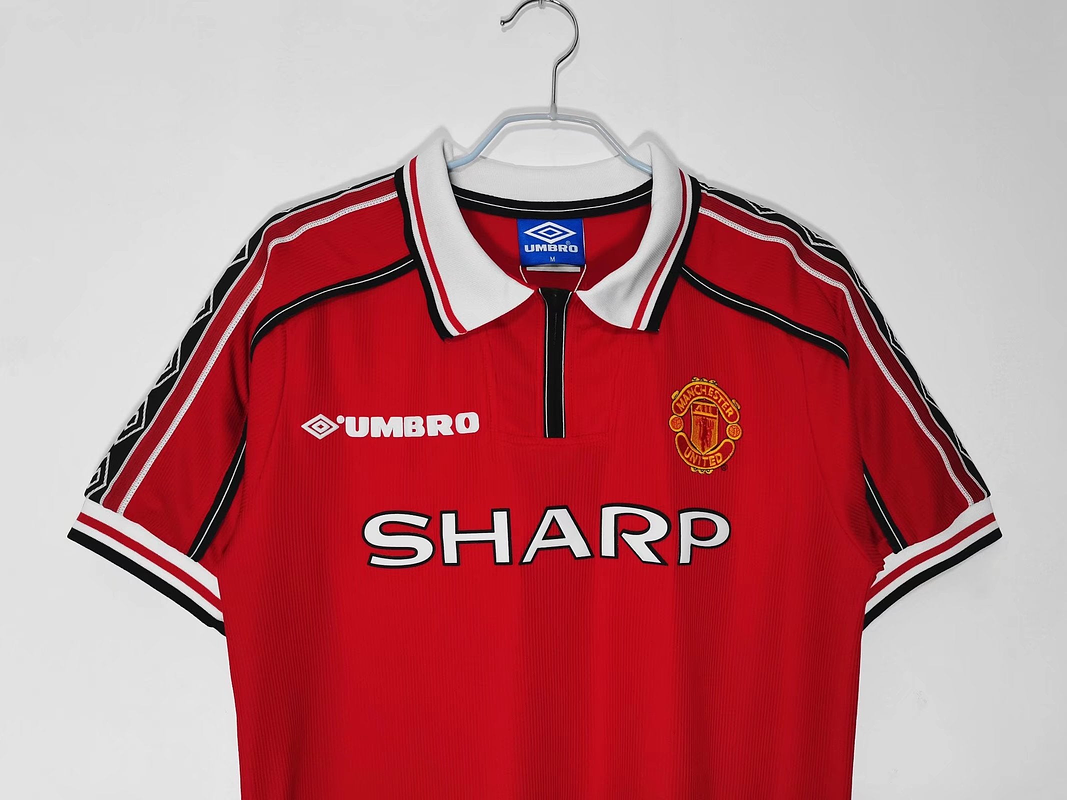 Manchester United 1998/99 (Home Kit) 11