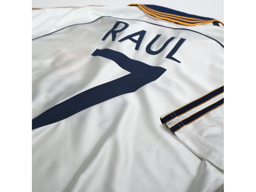 Real Madrid 1998/00 (Home Kit) 6