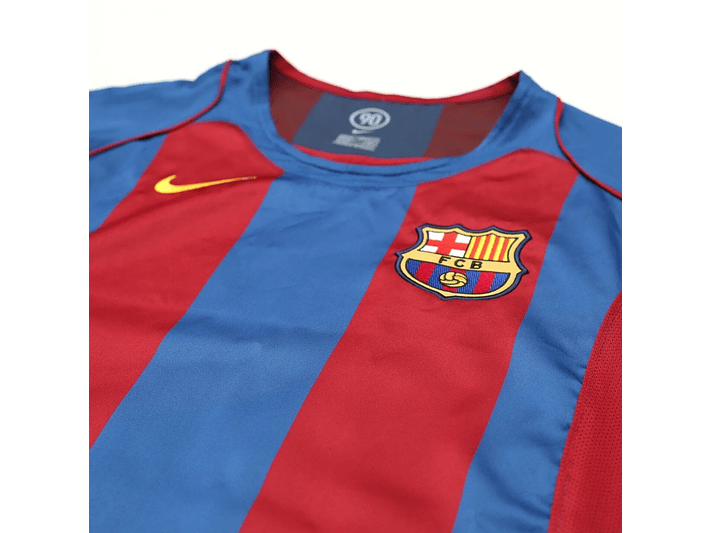 Barcelona 2004/05 (Home Kit) 3