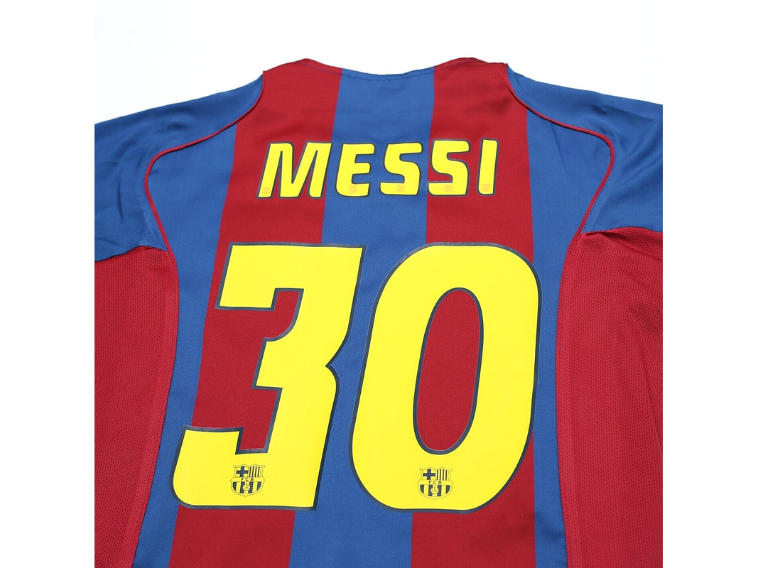 Barcelona 2004/05 (Home Kit) 4