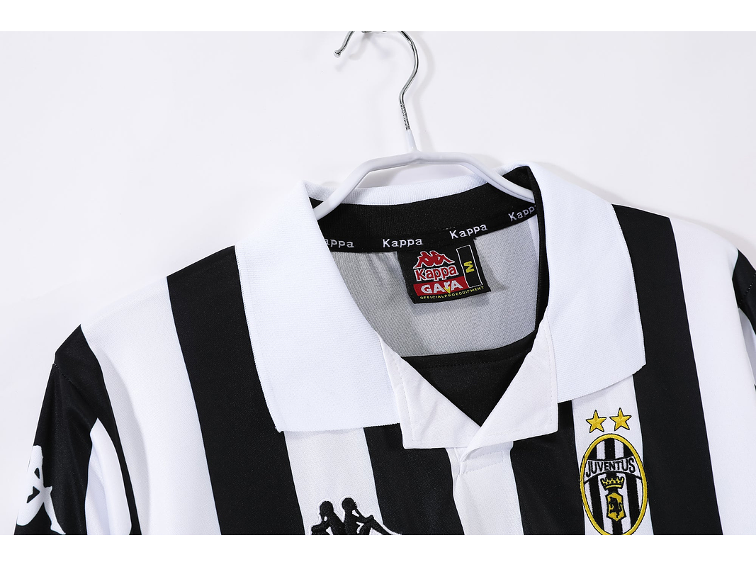 Juventus 1999/00 (Home Kit - Long Sleeve) 4