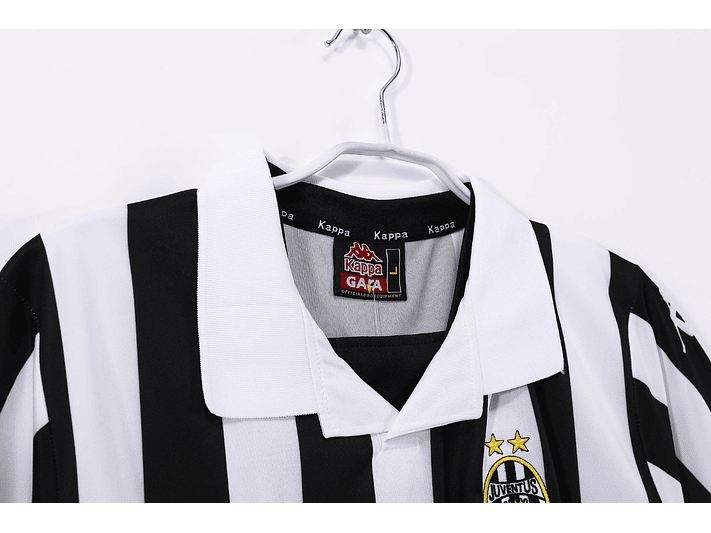 Juventus 1999/00 (Home Kit) 3