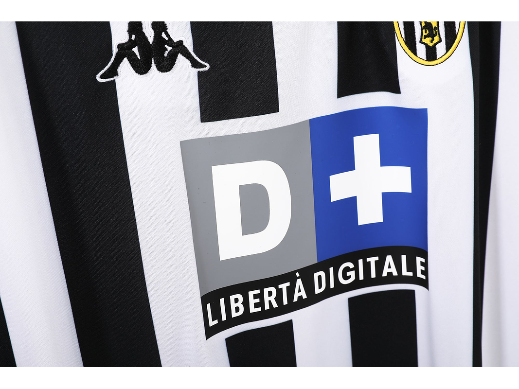 Juventus 1999/00 (Home Kit) 6