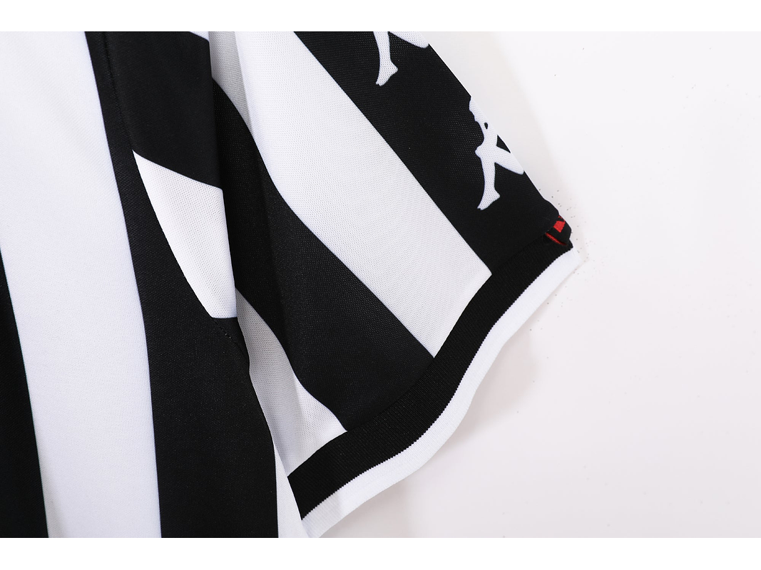 Juventus 1999/00 (Home Kit) 8