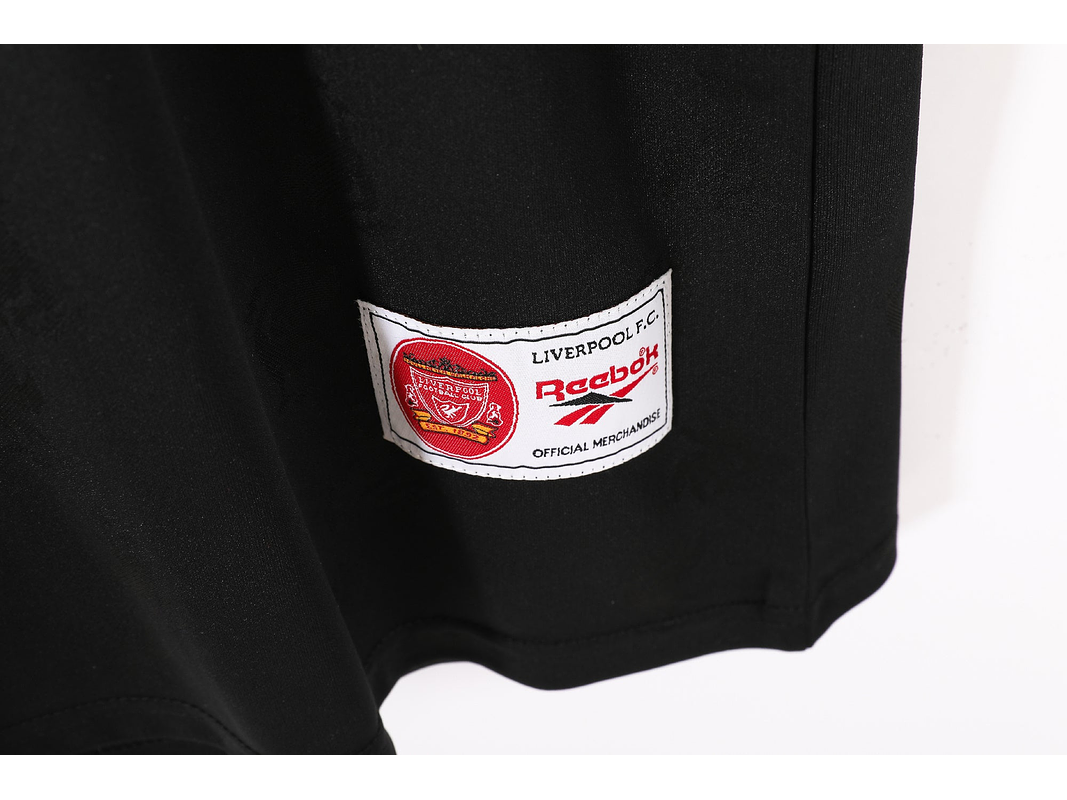 Liverpool 1996/97 (Away Kit) 3