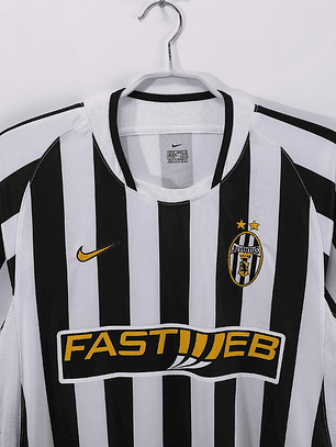 Juventus 2003/04 (Home Kit)