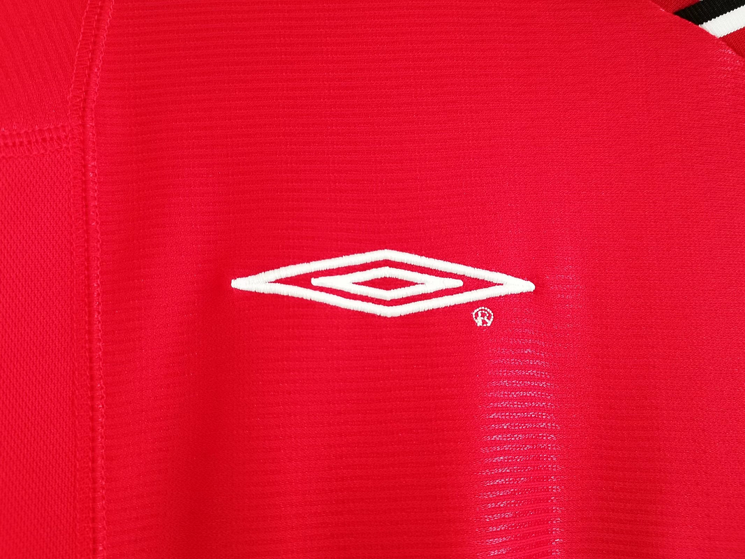 Manchester United 2000/2002 (Home Kit) 6