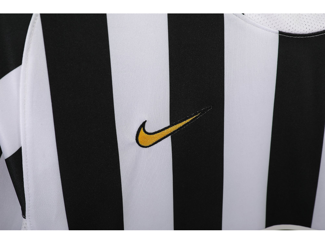 Juventus 2003/04 (Home Kit) 4