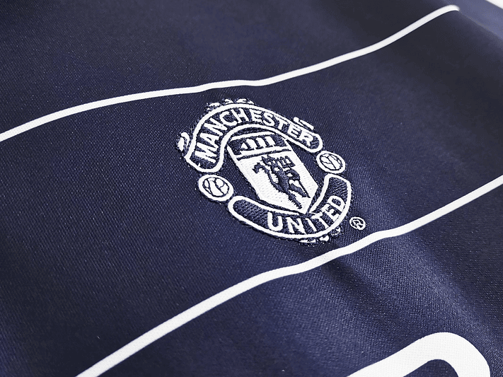 Manchester United 1999/2000 (Third Kit) 7