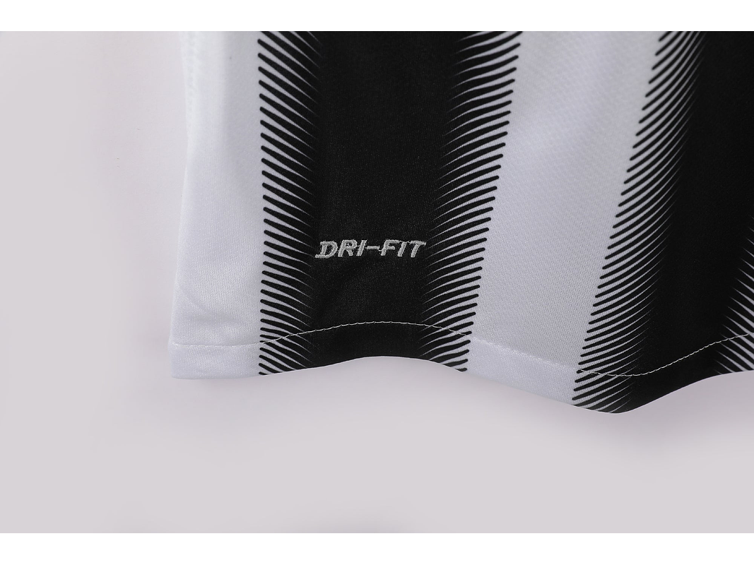 Juventus 2011/12 (Home Kit) 5