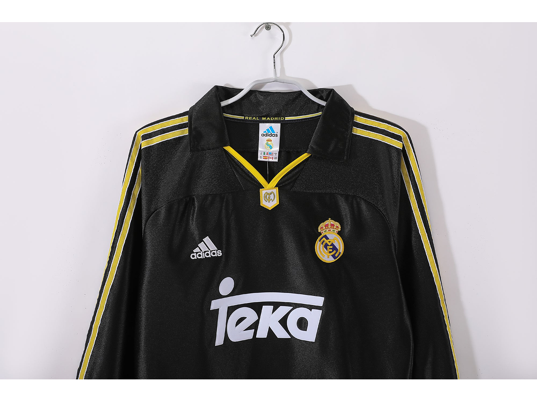 Real Madrid 1999/01 (Away Kit – Long Sleeve) 2