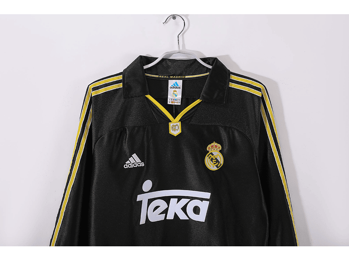 Real Madrid 1999/01 (Away Kit – Long Sleeve) 2