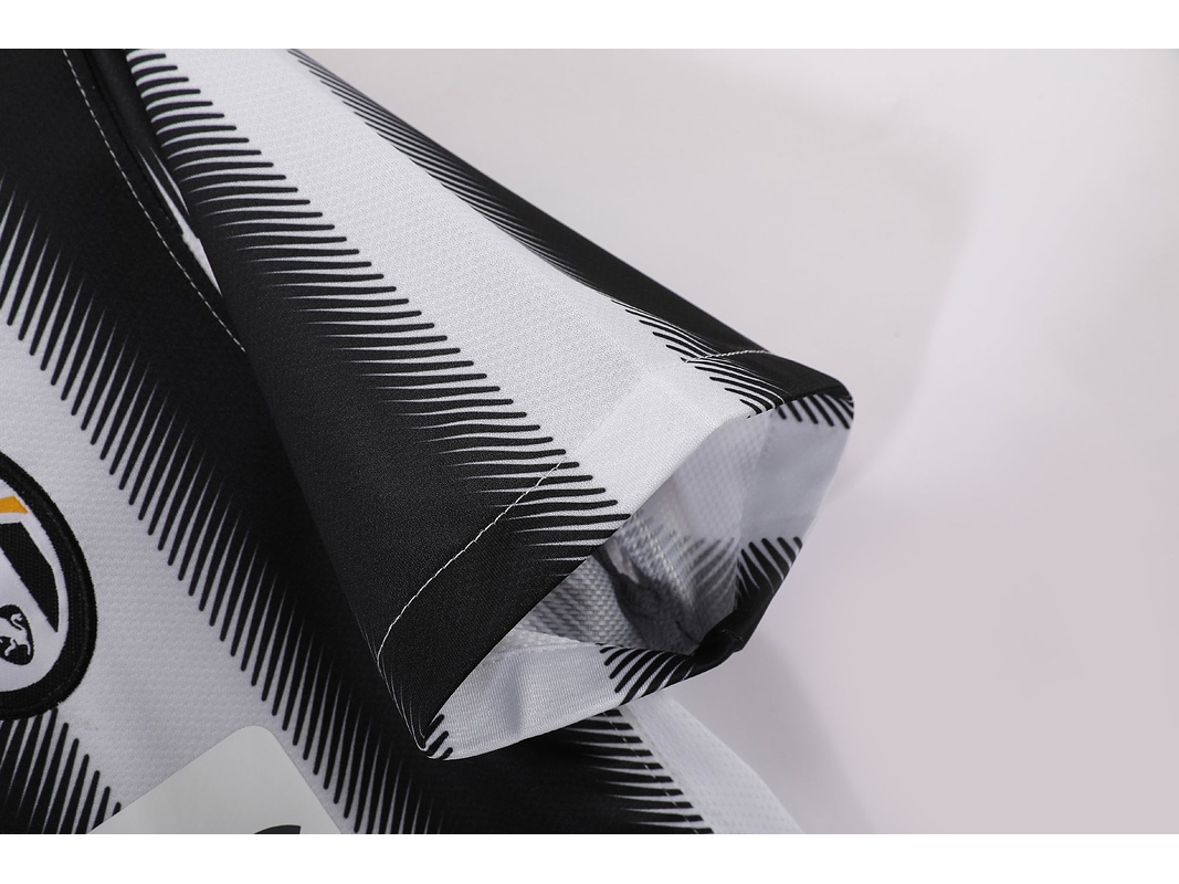 Juventus 2011/12 (Home Kit) 7