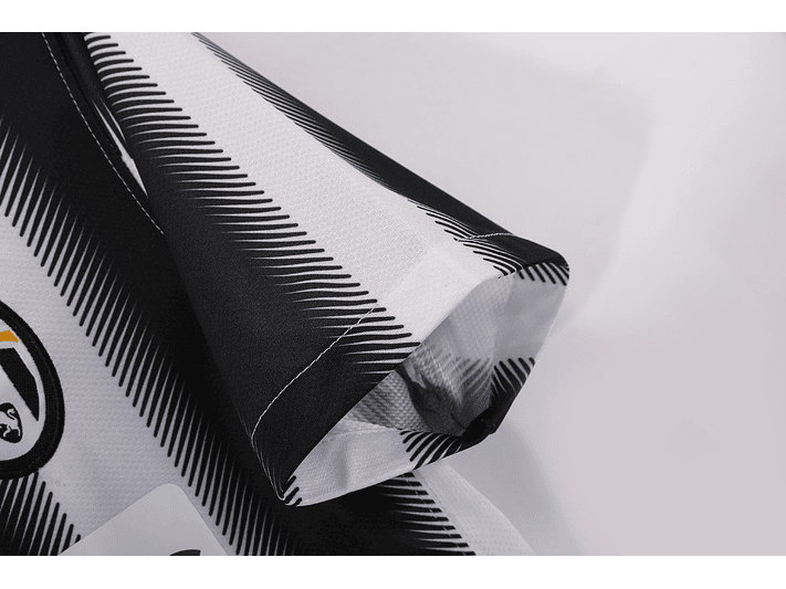 Juventus 2011/12 (Home Kit) 7