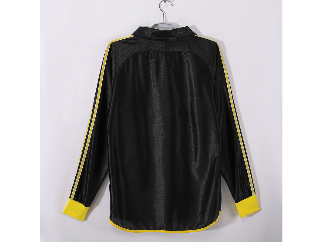 Real Madrid 1999/01 (Away Kit – Long Sleeve) 3