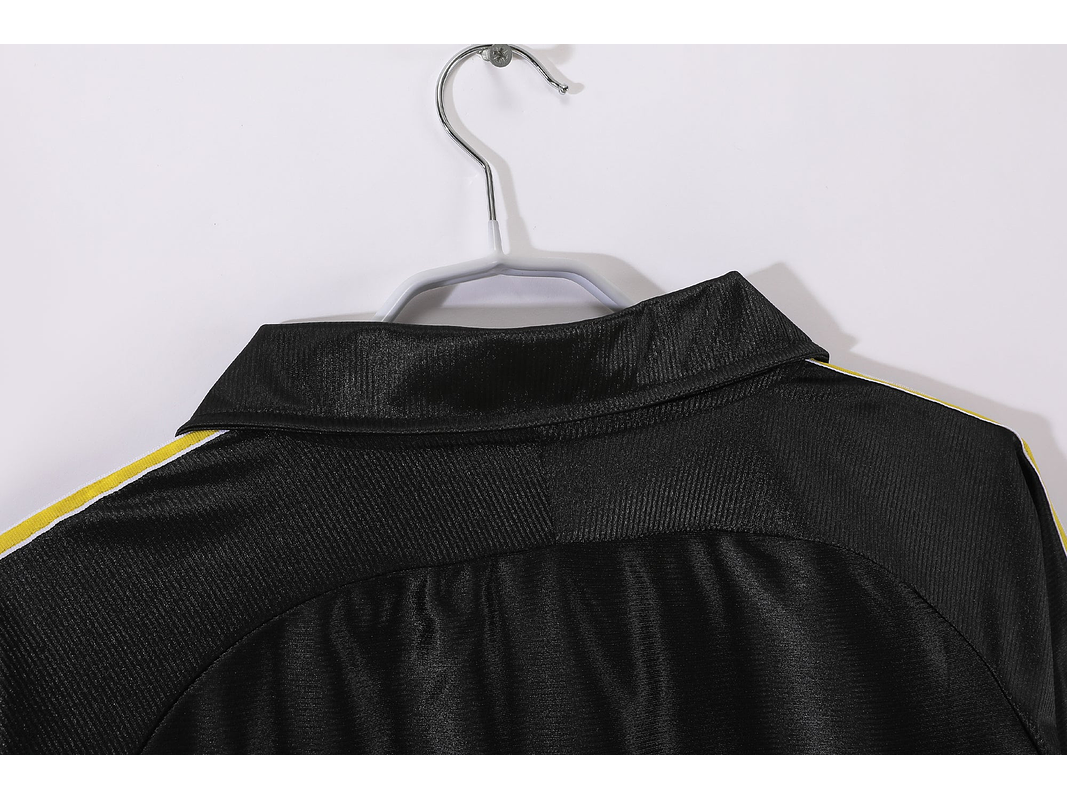 Real Madrid 1999/01 (Away Kit – Long Sleeve) 4