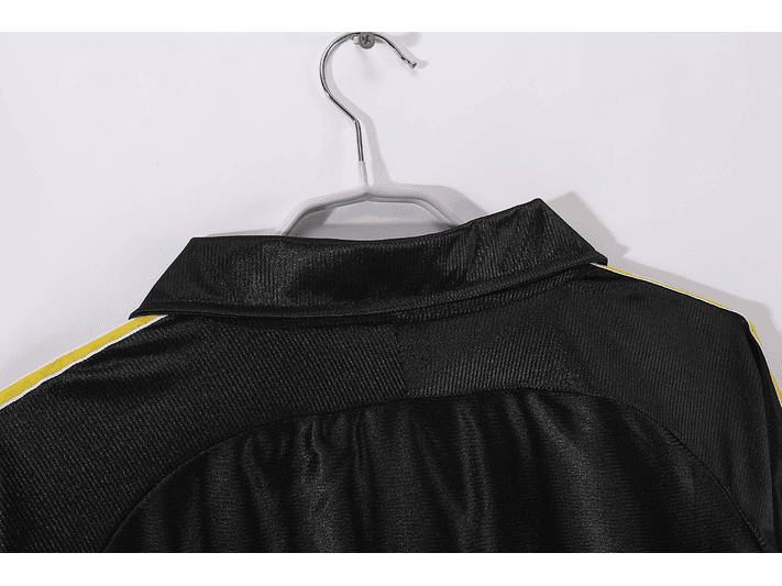 Real Madrid 1999/01 (Away Kit – Long Sleeve) 4