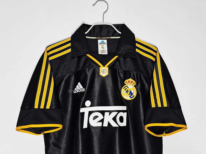 Real Madrid 1999/01 (Away Kit) 13