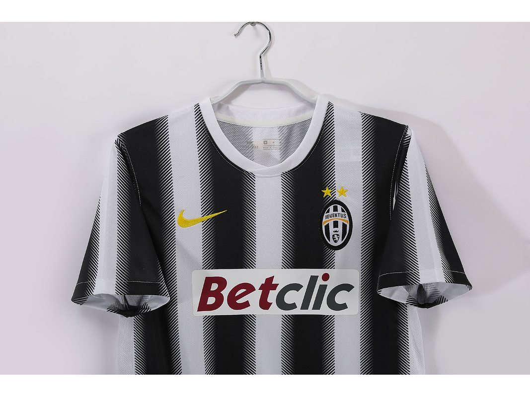 Juventus 2011/12 (Home Kit) 13