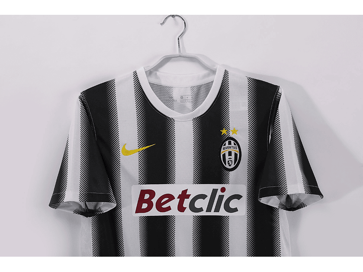 Juventus 2011/12 (Home Kit) 13