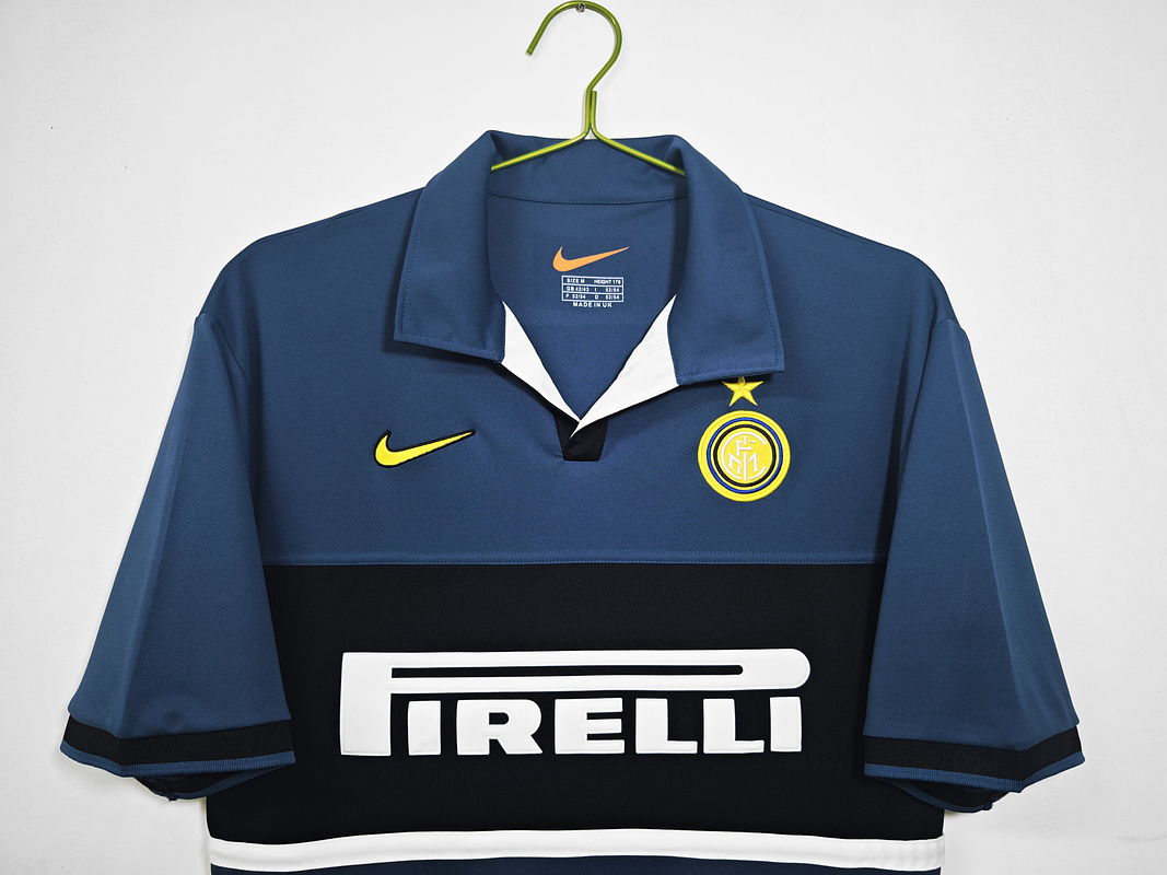 Inter de Milán 1998/99 (Third Kit) 10