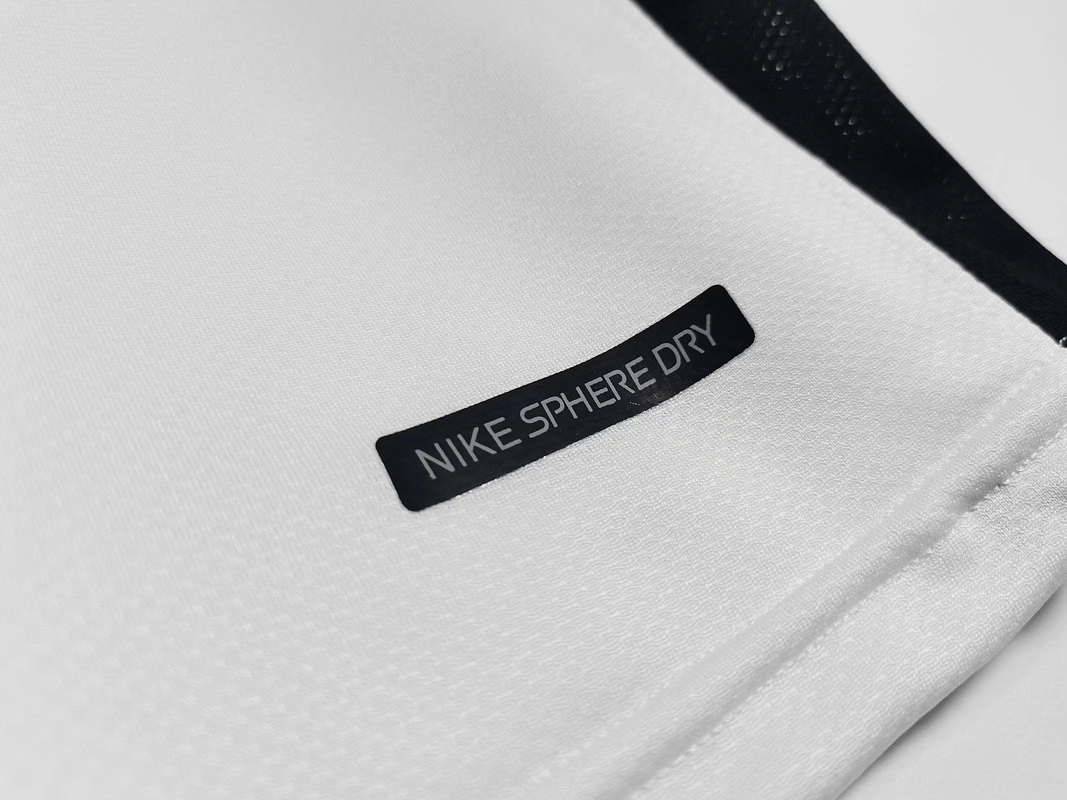 Manchester United 2006/07 (Away Kit) 3