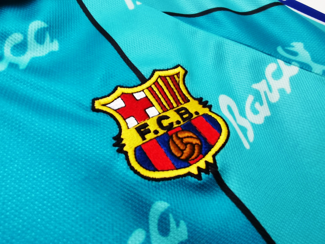 Barcelona 1995/97 (Away Kit) 3