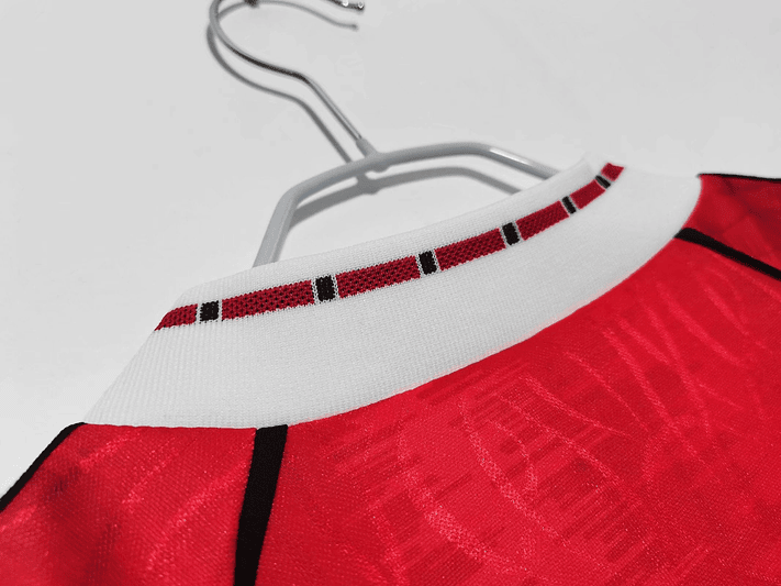 Manchester United 1991/92 (Home Kit) 12