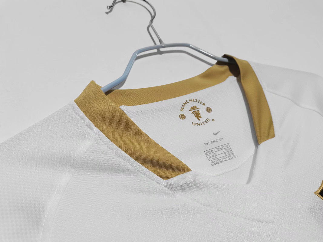 Manchester United 2006/07 (Away Kit) 7