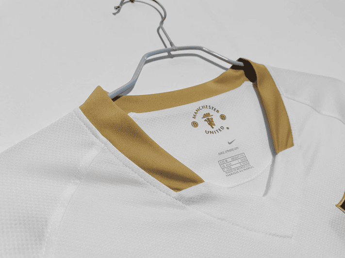 Manchester United 2006/07 (Away Kit) 7