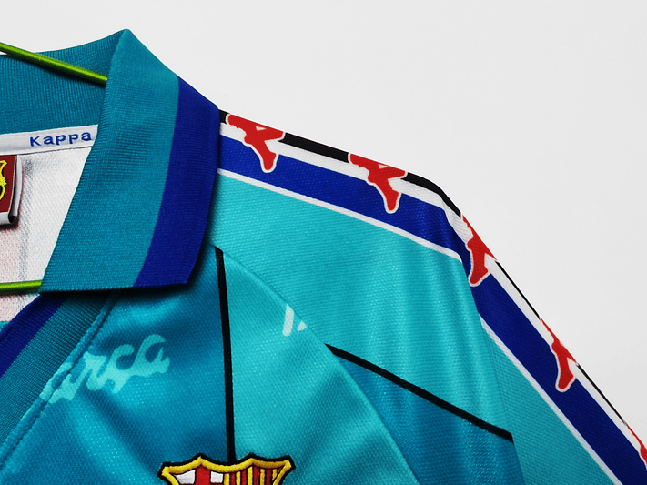 Barcelona 1995/97 (Away Kit) 6