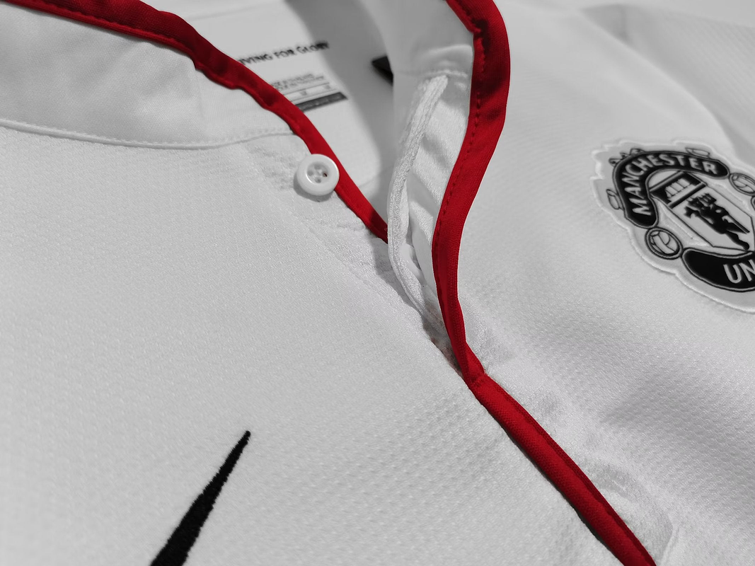 Manchester United 2012/13 (Away Kit) 4