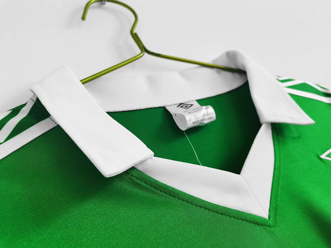 Celtic 1982/83 (Away Kit) 4